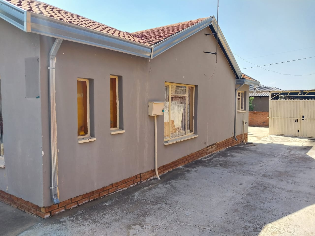 3 Bedroom House for sale in Soshanguve DD - 714 Pine Street - P24-113084923