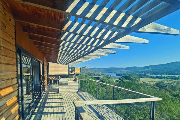 Nestled amongst the glorious tress just above the Knysna river, this stunning Simola River Club Cabin awaits a nature loving buyer who ...