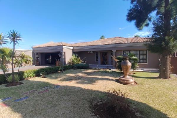 Welcome to this stunning 4 bedroom property located in the peaceful area of Riversdale Meyerton. This spacious home offers ample room ...