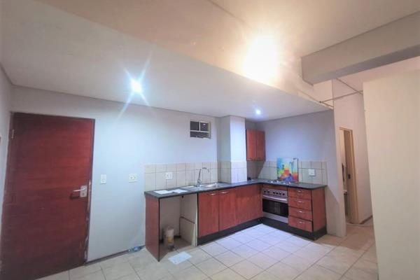 Very neat and clean 30 sqm bachelor flat consists of built in cupboards, a neatly fitted ...