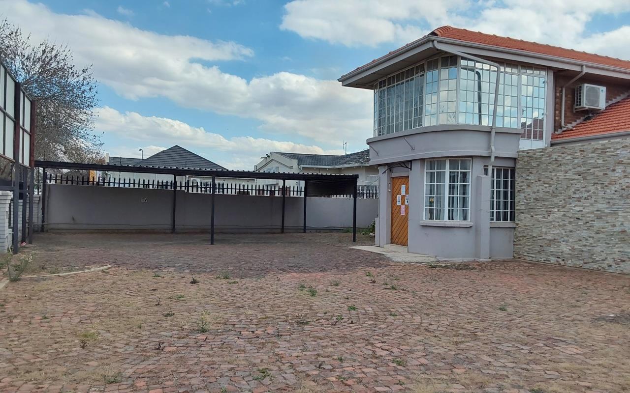 Commercial Property For Sale In Benoni West - P24-113095655