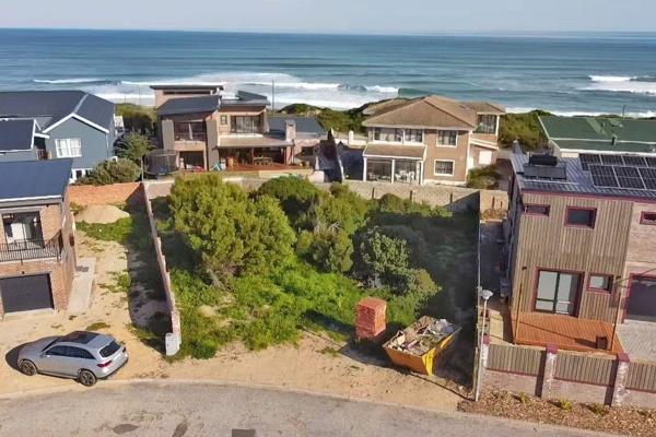 Kleinkrantz coastal village along the Garden Route.

The stand is already walled on three sides and is level, which makes the ...