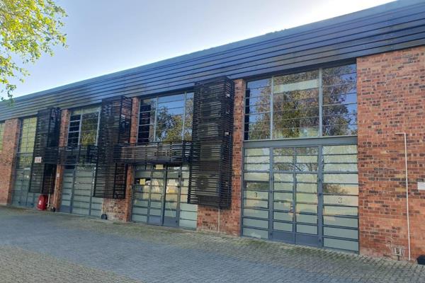 Modern offices plus warehouse 1056m2 premises for sale - Saxenburg Park 1

This property ...