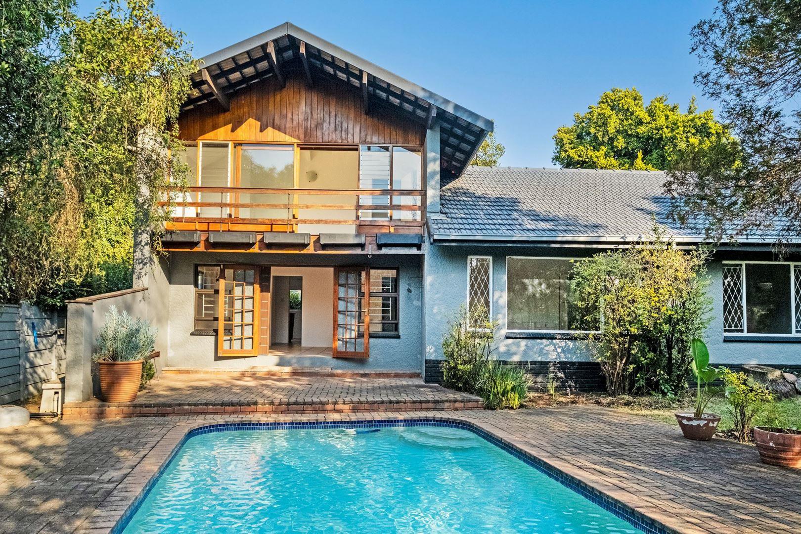 4 Bedroom House for sale in Bordeaux P24113102743