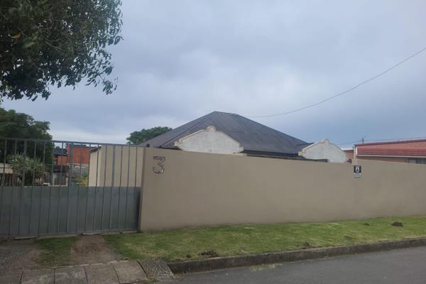 Introducing a 3 bedroom, 2 bathroom house in Greenfields, Rosemount. This property is ...