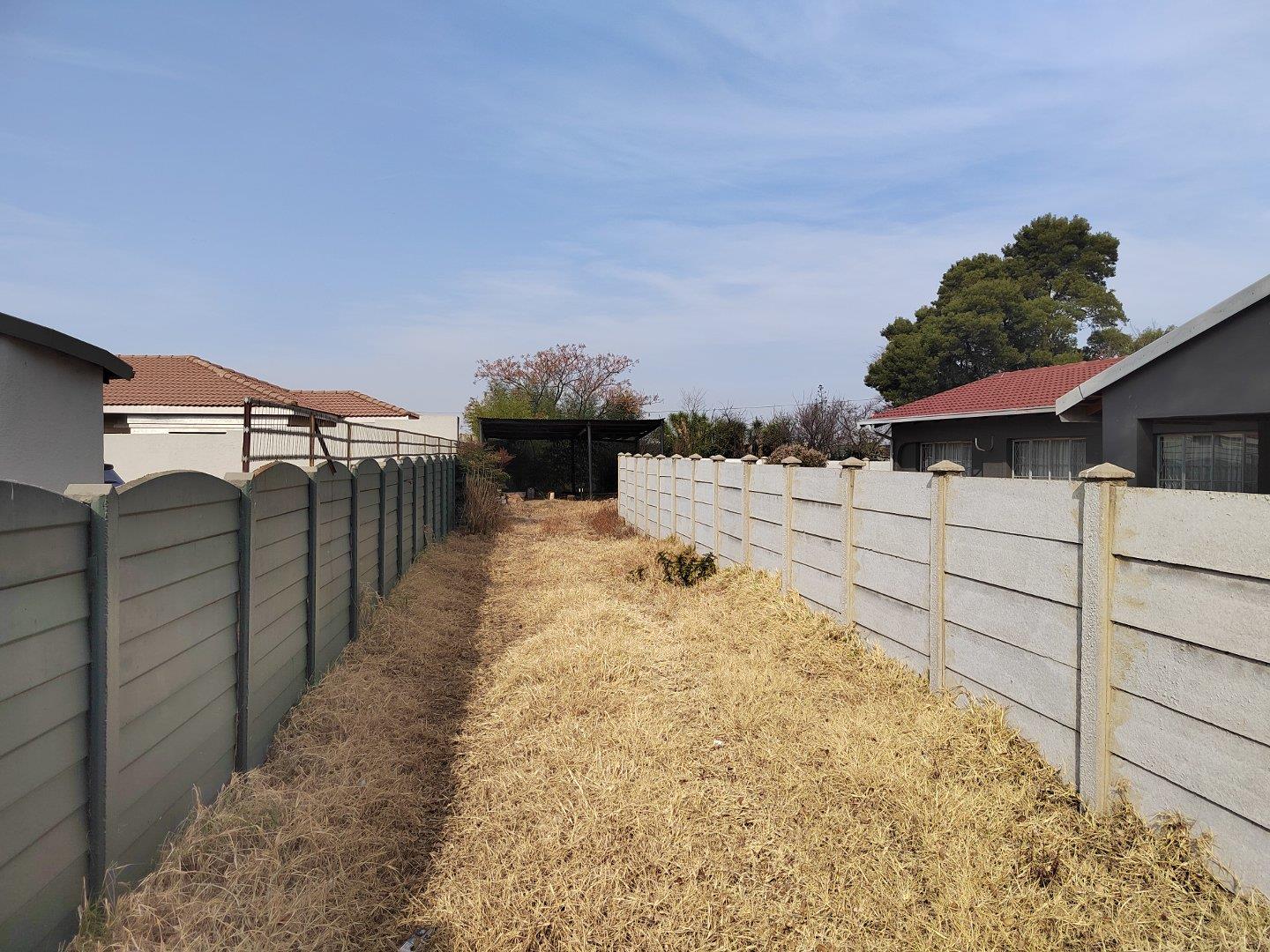 Vacant land / plot for sale in Brackendowns 14 Buffelspoort Street