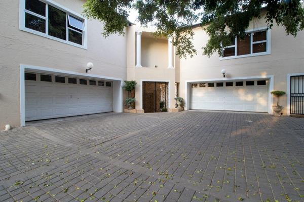 This gorgeous,  6 bedroom house is located in an upmarket security estate in Waterkloof.
.
The Property Offers:
6 En-suite bedrooms ...