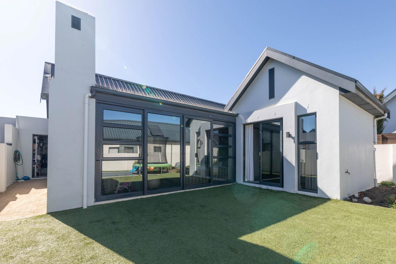 property-and-houses-for-sale-in-somerset-west-somerset-west-property