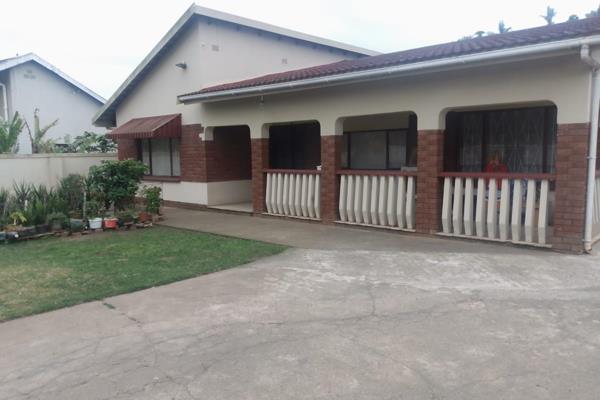 This is a well maintained house, with a granny flat for extra rental income to help with the bond. The Lounge is spacious for lots of ...