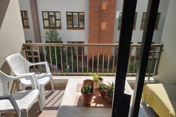 2 bedrooms / 1 bathroom / Undercover carport / Balcony / Excellent condition /

The ...