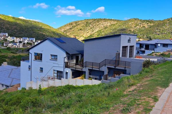 Island View is a neighbourhood in Hartenbos, very close to all the shopping amenities, the Langeberg Mall, Mossel Bay, Hartenbos ...