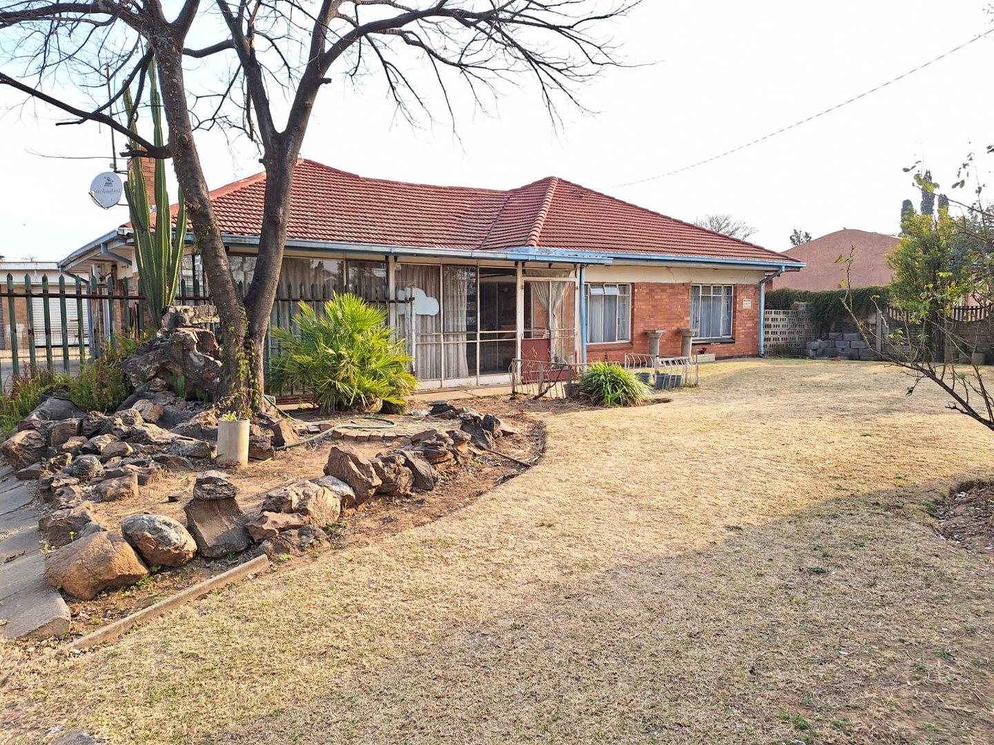 4 Bedroom House for sale in Duncanville 16 Blamey Street P24113122020