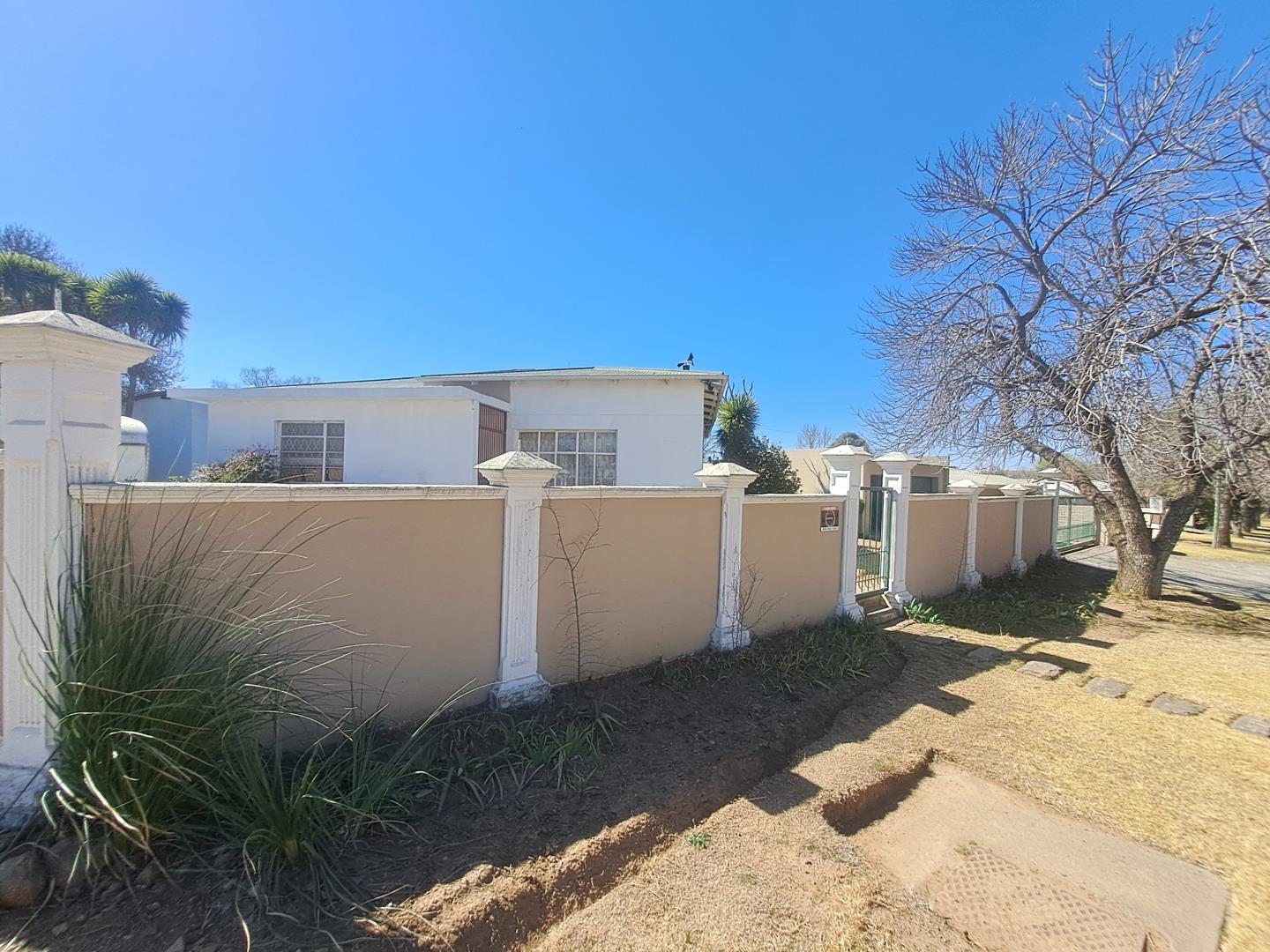 20 Bedroom House for sale in Reitz P24113123330