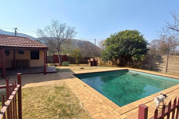 This well-maintained 4-bedroom home is situated in the desirable Parktown Estates. With its generous stand size of 1156 square meters ...