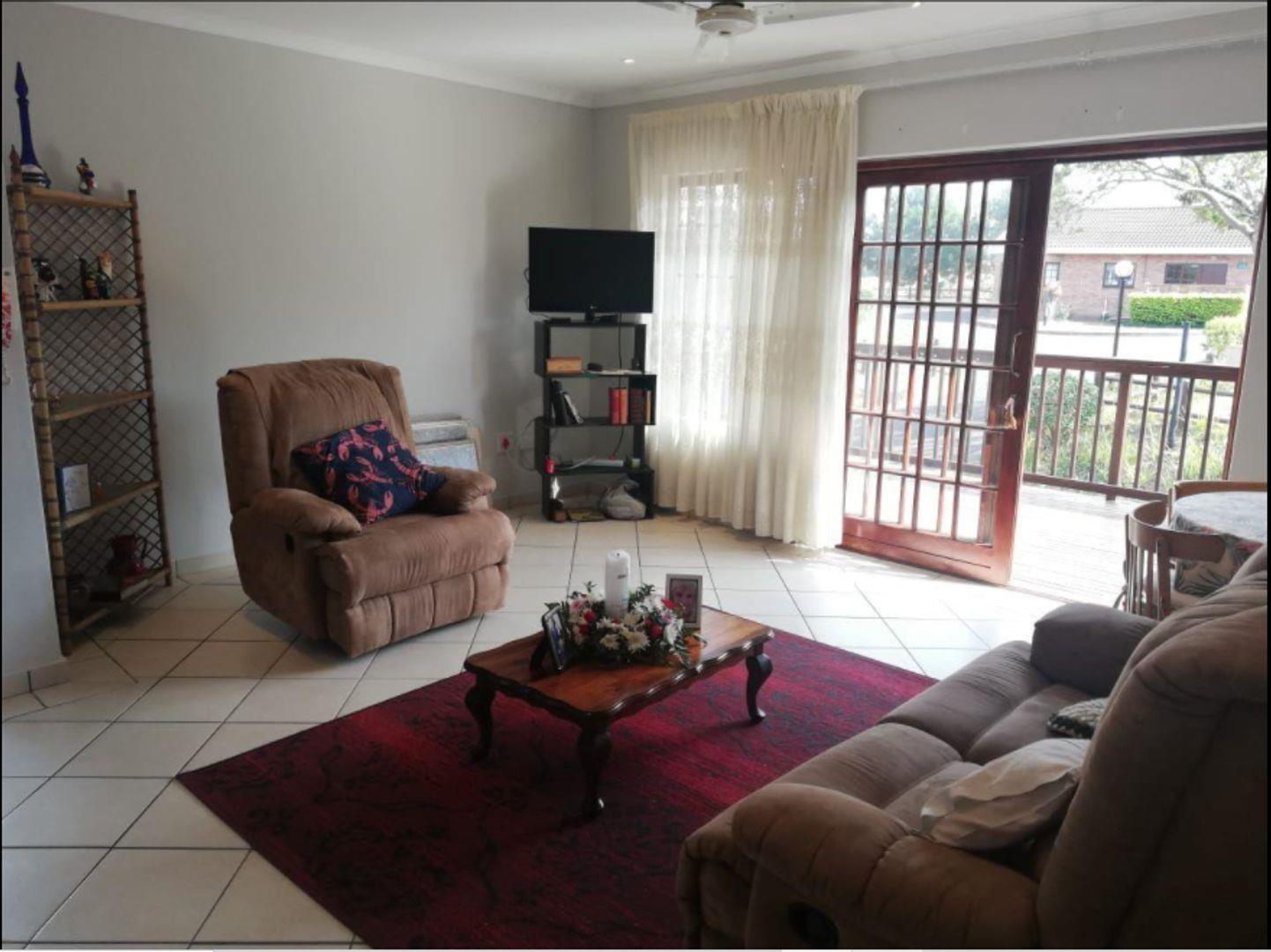 2 Bedroom Townhouse for sale in Margate P24110365156