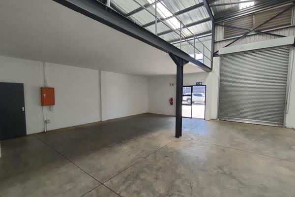 Chalupsky Properties are proud to present this immaculate 180m2 light industrial unit in an awesome small business park in ...