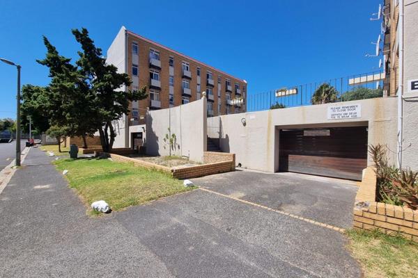 One bedroom apartment on the 4th floor with views of Table Mountain.
Bedroom with ...