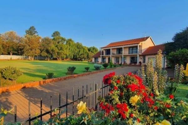 Welcome to this exquisite seven-bedroom house located in the beautiful neighborhood of Pomona, Kempton Park. Situated in a secure and ...