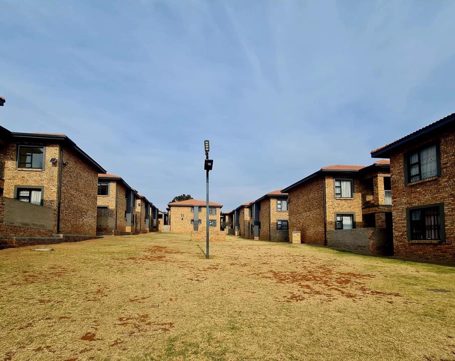 2 Bedroom Apartment / flat for sale in Rynfield - P24-113140213
