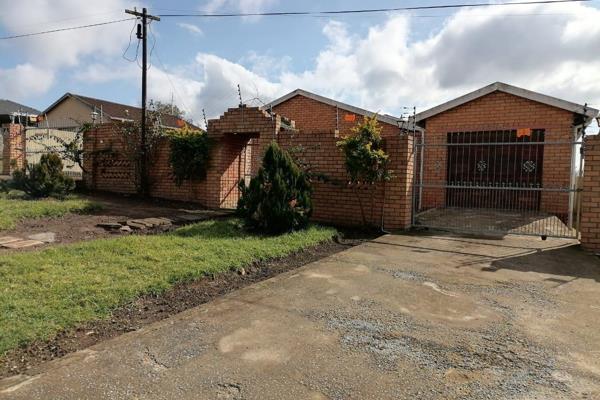 We present to you this beautiful property in West bank King Williams town close to all amenities, such as schools, hospital, government ...