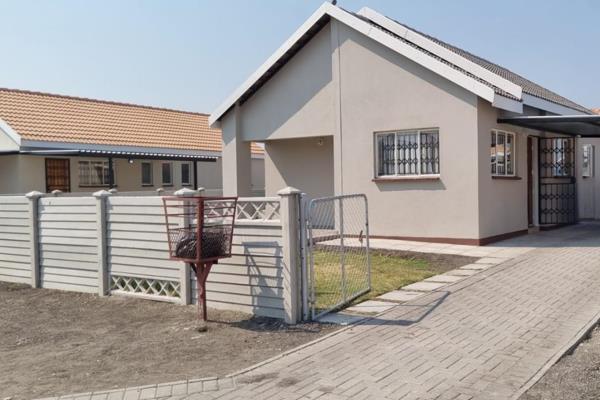 3 Bedroom home with a bathroom and separate toilet.
Spacious living area and modern kitchen.
Carport for 2 vehicles and additional ...