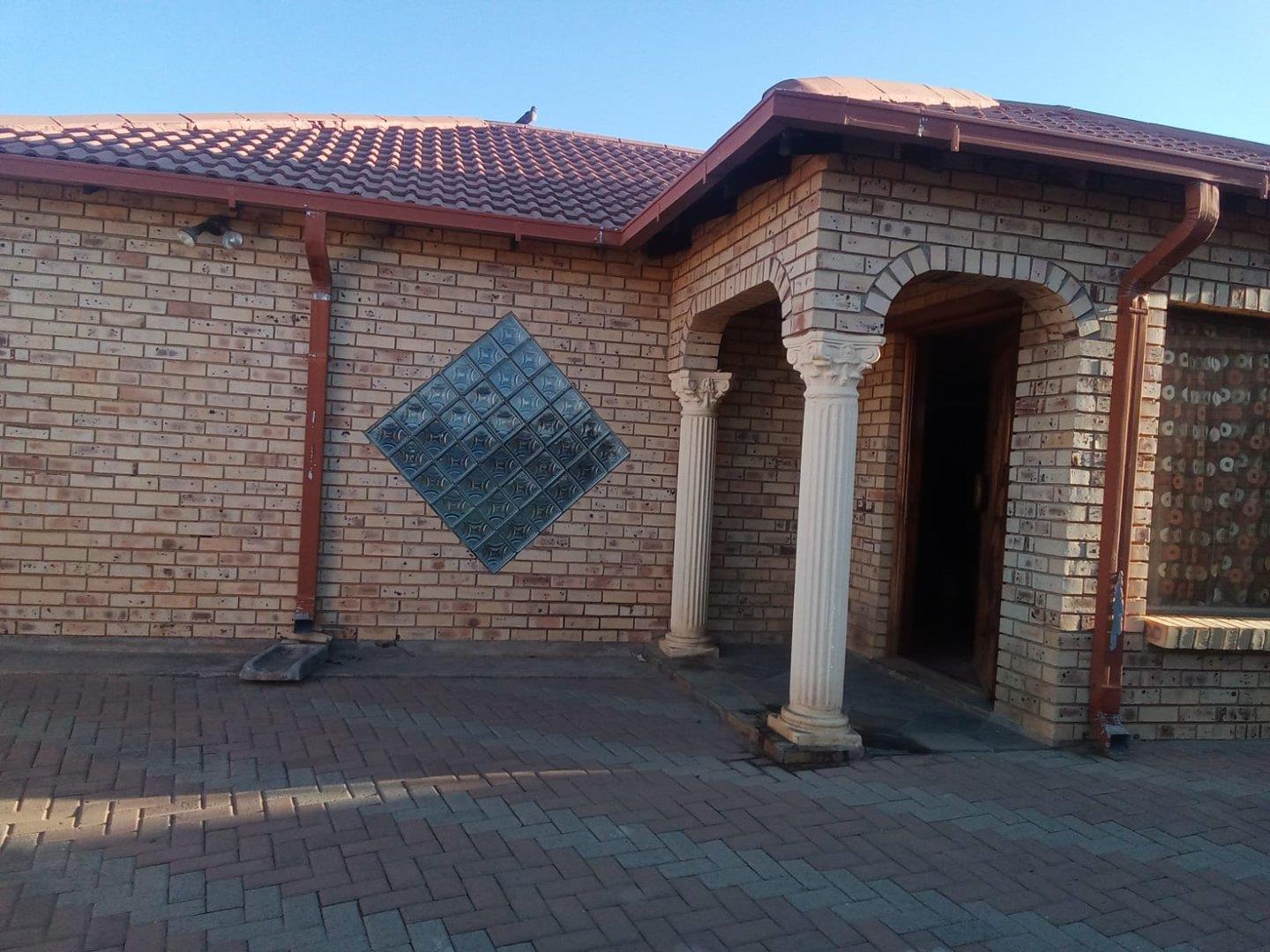 3 Bedroom House for sale in Grasslands P24113067141