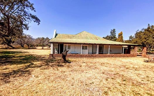 Farm for sale in Hekpoort