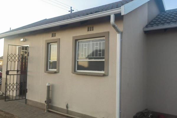 Zamdela  

Great location 

R525 000.00
r5 689.00 (20 years)
R5 299.00 (30 years)
Estimate interest rate of 11.75%

Wow Wow ...