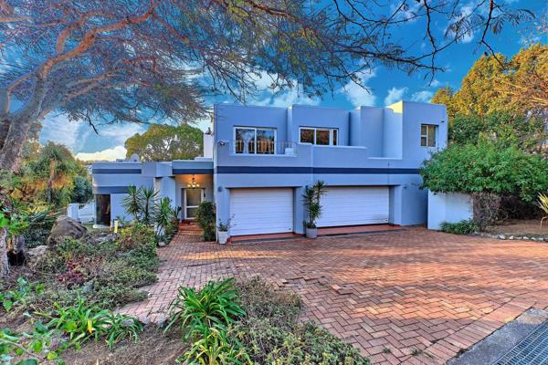 This large 5-bedroom home is located in the prestigious Dainfern Golf Estate, enjoying a prime position in one of the most sought-after ...