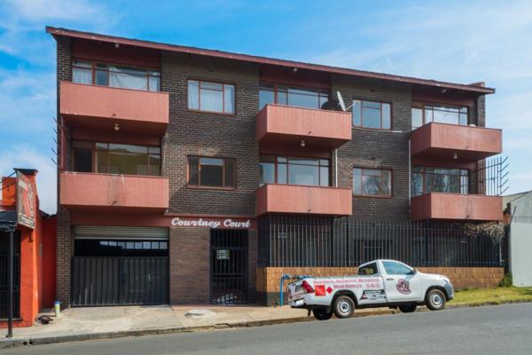 Negotiable.
2 Bedroom ground floor unit for sale in Alberton. Situated in a quiet area ...