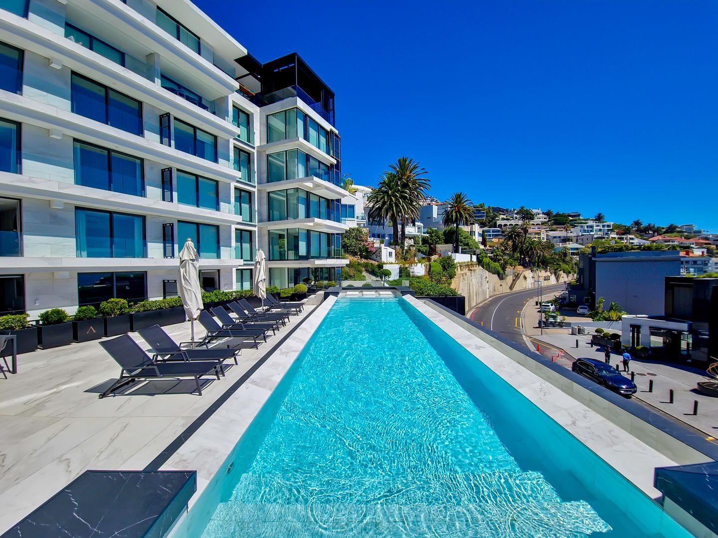 2 Bedroom Apartment / flat for sale in Bantry Bay - P24-114159775