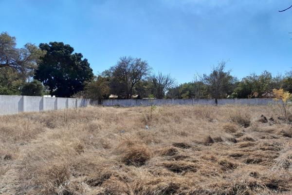 Situated in Onverwacht
close the roads leading to the Medupi power station and Exxaro coal mines.
Rezoned to Residential 4 stand - ...