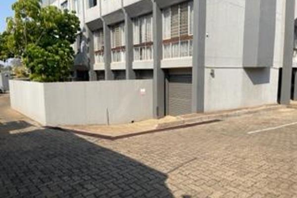 Owner reduced the price!!!!  

Makes it an excellent investment.

Close to Steve Biko hospital.

This apartment is spacious and ...