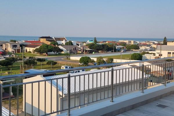 Time to move?

On the top floor, overlooking the famous and longest beach this apartment ...