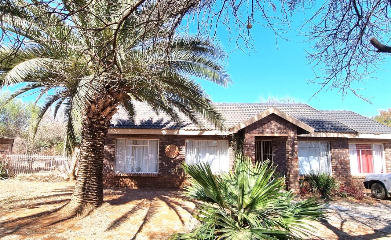 3 Bedroom House for sale in Lichtenburg P24113225476