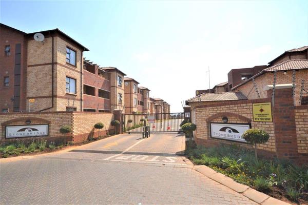 Cosy 2 Bedroom, 2 Bathroom Top-Floor Gem in Stone Bridge, Randpark Ridge

Discover this charming 2-bedroom, 2-bathroom top-floor unit ...