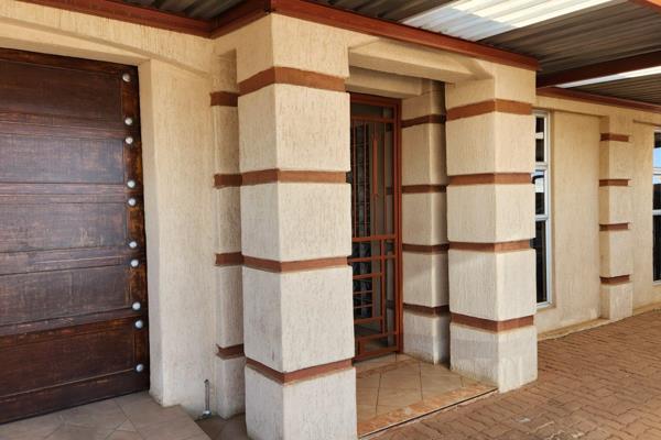 A family home, ready for you in Chief Albert Luthuli offers:
- Built-in kitchen cupboards
- Built-in wardrobes in all bedrooms 
- ...