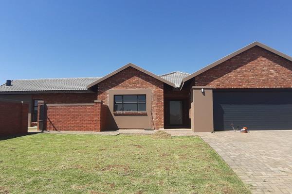 This architectural home in Hillside Estate, Potchefstroom, is designed for entertaining and modern - day luxury living. Crafted with ...