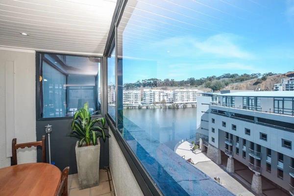 This penthouse is pure luxury!  Spacious, offering 280sqm of space. There are 4 bedrooms ...