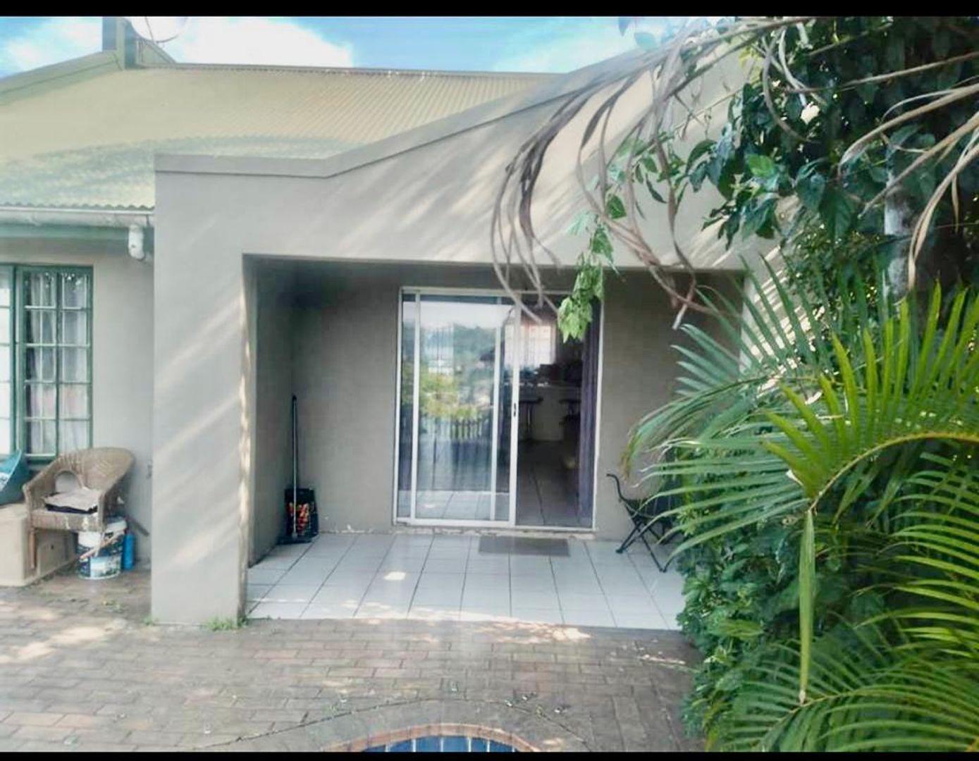 2 Bedroom Townhouse for sale in Caversham Glen P24113136181