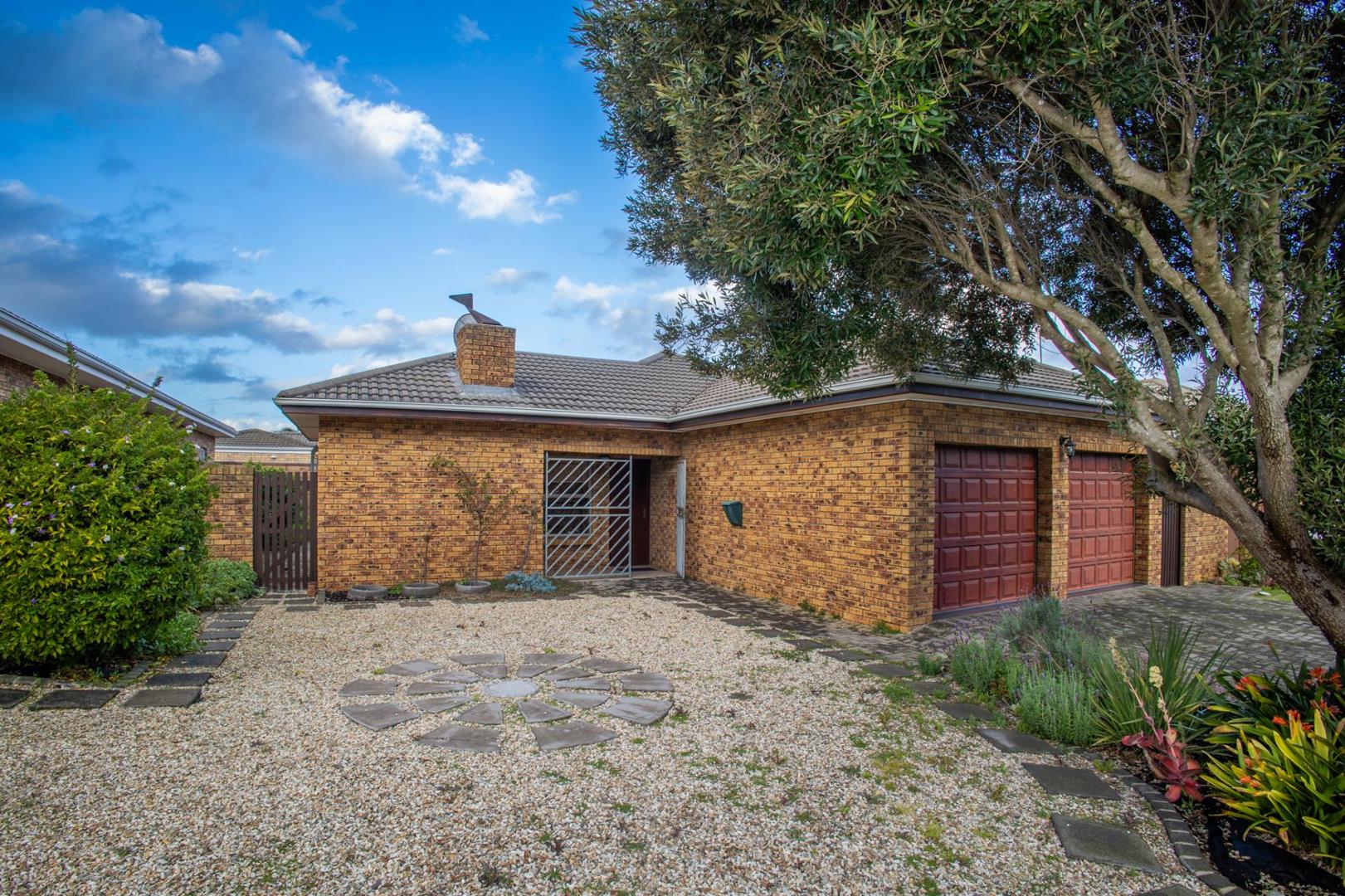 3 Bedroom House for sale in Kleinbron Estate P24113254937