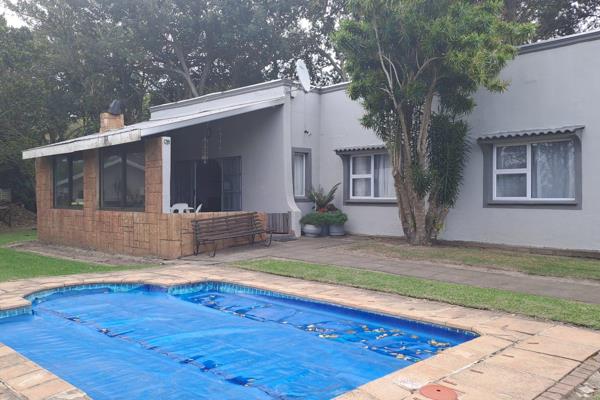 A quaint four-bedroom guesthouse with a self-contained flatlet that sees regular visitors makes this a great income generating business ...