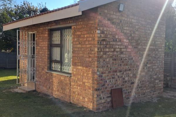 A bachelor cottage is available in Norkem Park. Situated in a semi-enclosed area adjacent to Mooifontein Street.  The cottage is ideal ...