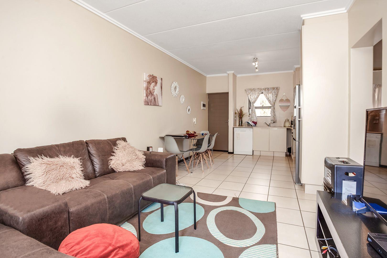 2 Bedroom Apartment / flat for sale in Bryanston - 57 Antigua, 5 ...