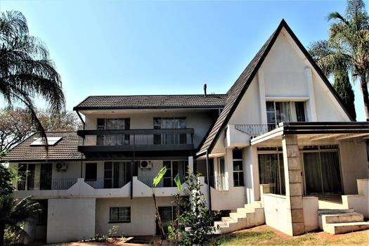 8 Bedroom House for sale in Moreleta Park