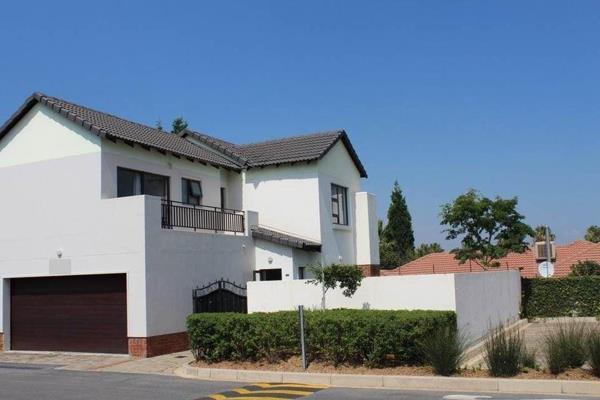 Modern 3 bed 2 bed cluster available for rent at The View in Dainfern. This cluster is well situated in Dainfern and offers the ...