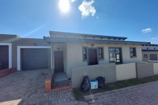 Situated in the most sought after part of Witbank, Here you are in the heart of it all. 
This beautiful home is in a safe and secure ...