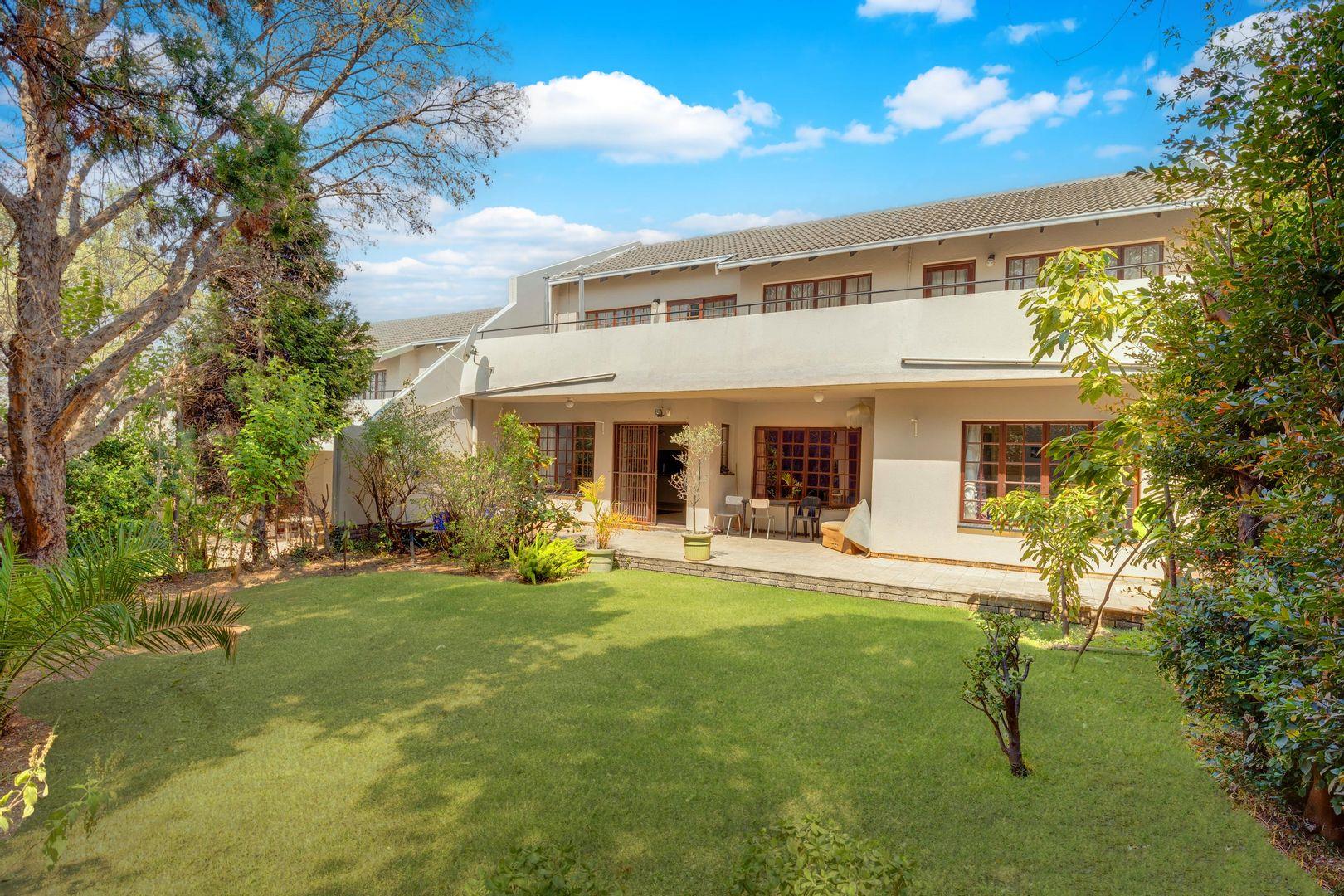 3 Bedroom Townhouse for sale in Northwold P24113270423