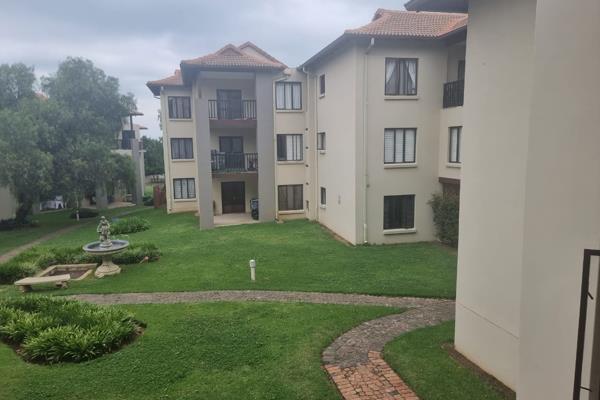 This 3 bedroom ground floor unit is situated in the pretty complex called Terranova ...