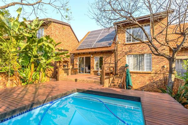 ***urgent sale***
stunning 3 bedroom, large study townhouse with a swimming pool and a solar system!

This exceptional unit offers ...